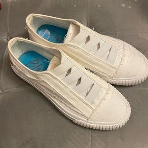 Blowfish white tennis shoes, size. 6.5.